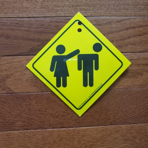 Women rule. Yellow and black. 4 x 4 plastic sign. Funny *free* with bundle - Picture 1 of 2